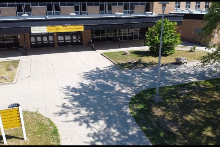 Possibly armed student |  Intervention completed at the Saint-Jérôme high school