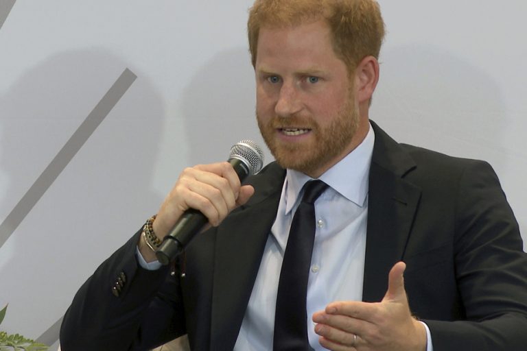 Prince Harry wins new battle against British tabloids