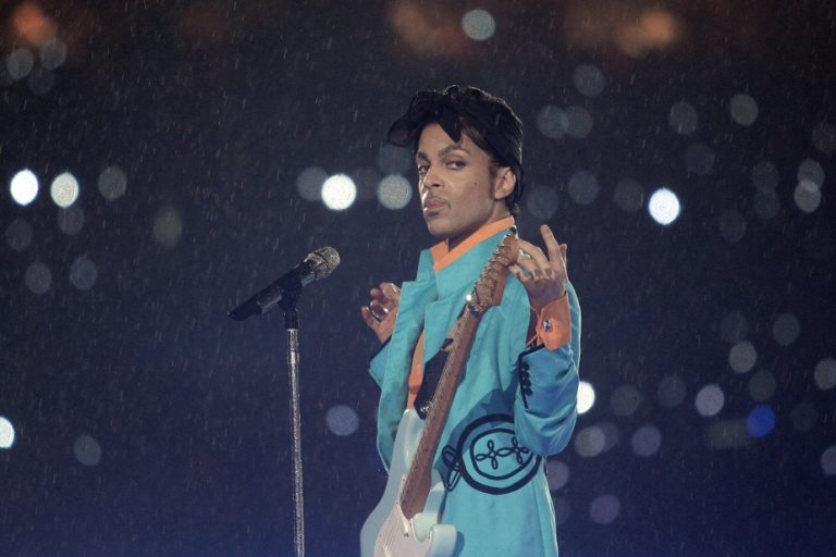 Prince stage clothes sold at auction for $675,000