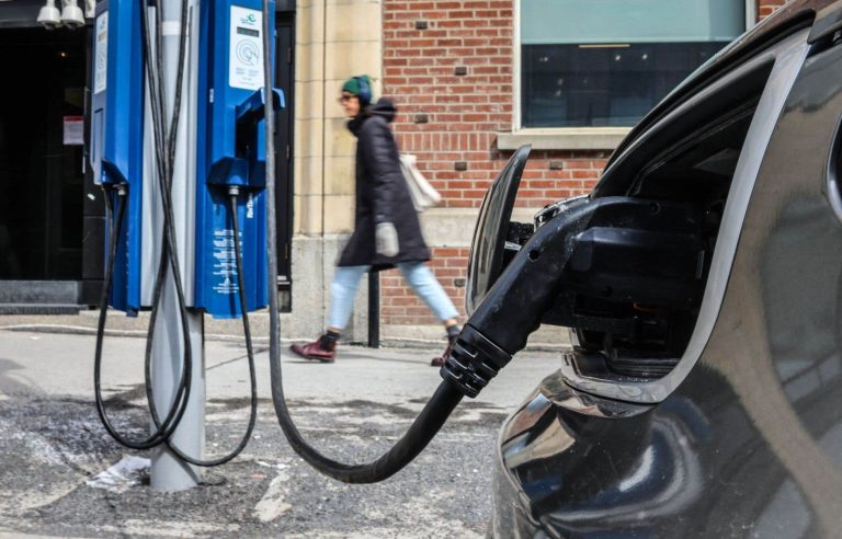 Quebec wants to charge by quantity at its electric car charging stations