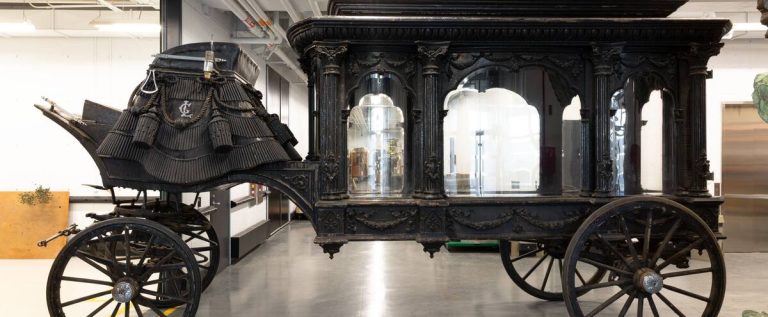 Quebec’s most remarkable hearse soon accessible to the public at the Musée de la civilization