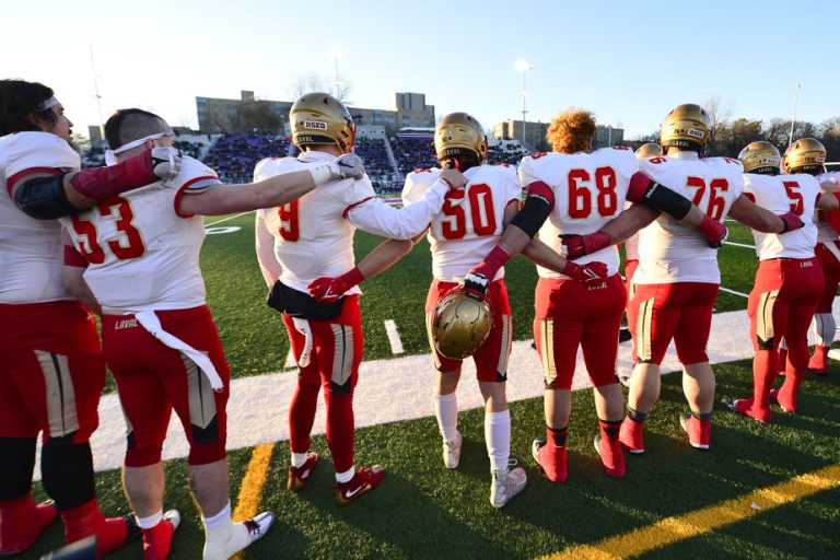 Regina and Quebec will host the next editions of the Vanier Cup