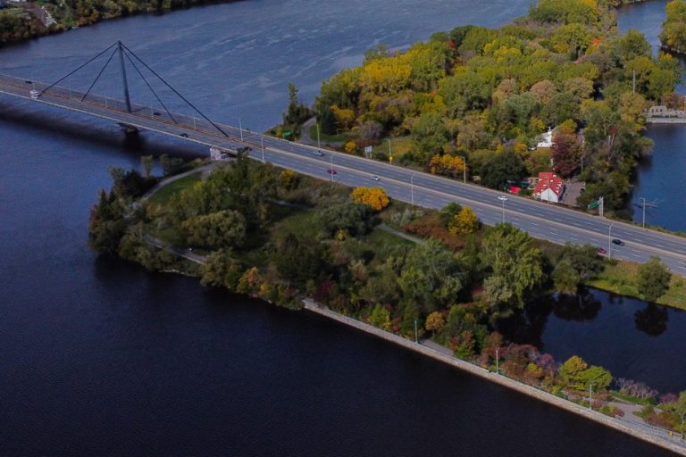 Road obstructions |  Several closures on bridges leading to Montreal this weekend