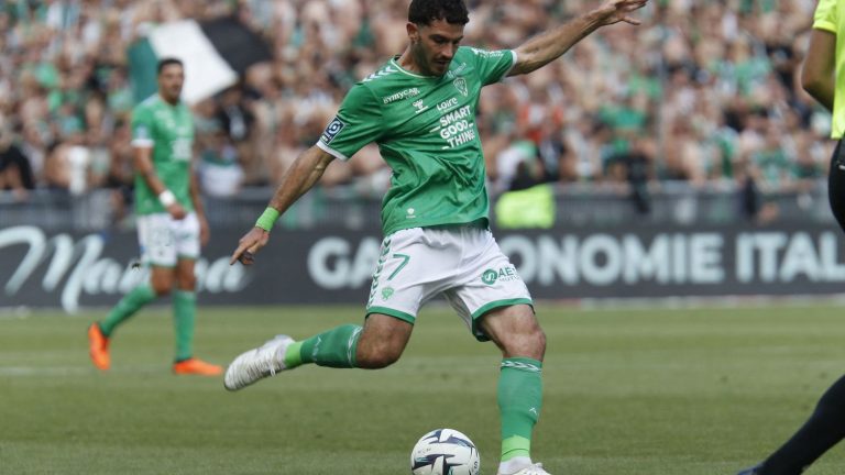 Saint-Etienne easily qualifies at the expense of Bourg-en-Bresse for its entry into the running