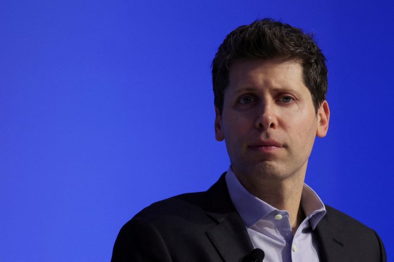 Sam Altman returns to head of OpenAI