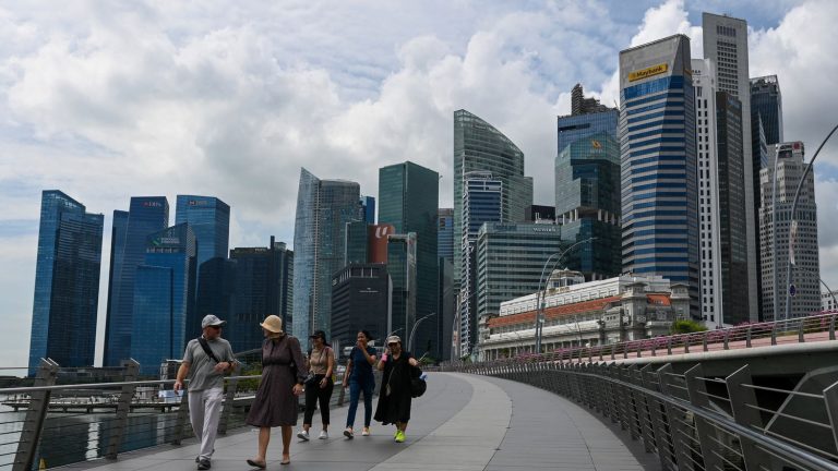 Singapore plans to create artificial islands to protect its territory against rising seas