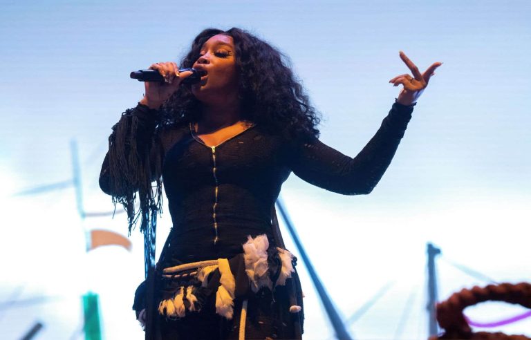 Singer SZA leads Grammy nominations, female artists in force