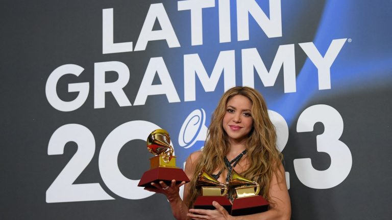 Singers Karol G and Shakira in the lead, Colombia triumphs at the 2023 Latin Grammy Awards