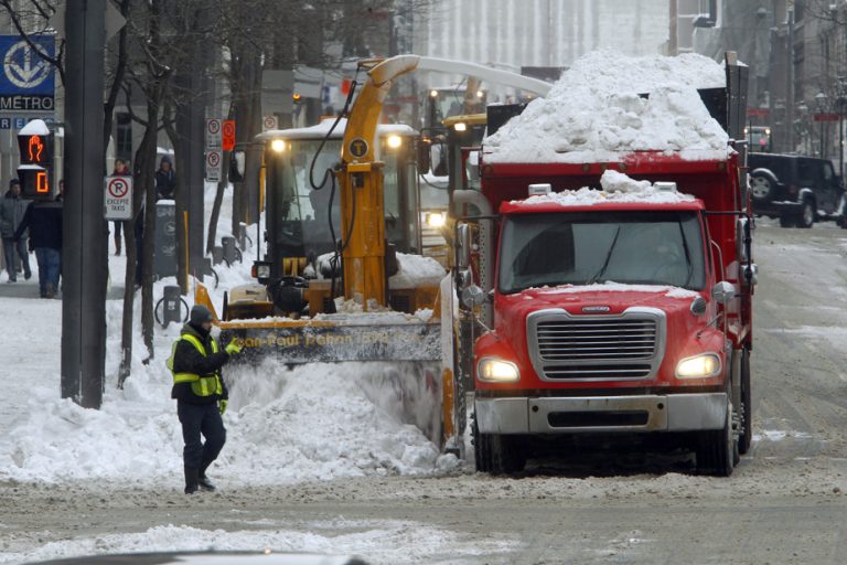 Snow removal |  Concerns about a possible lack of trucks