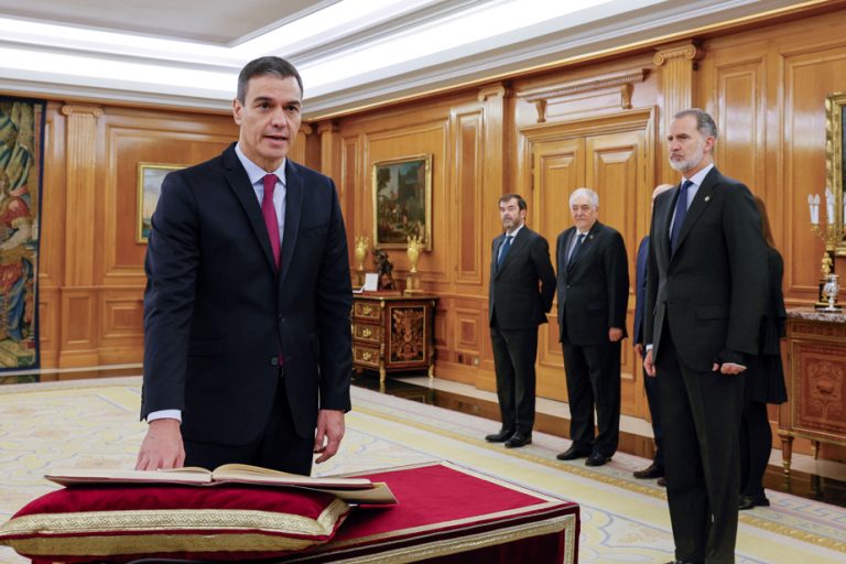 Spain |  Pedro Sánchez takes oath, the right does not lose anger