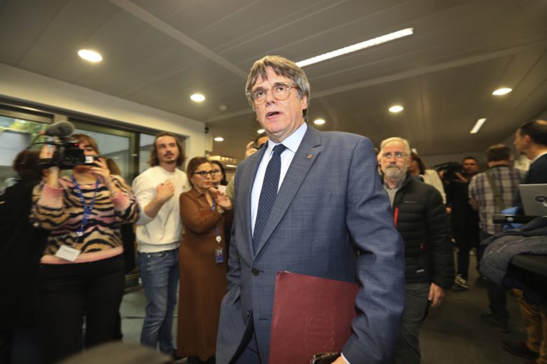 Spain |  The alliance with Carles Puigdemont is a risky bet for Pedro Sánchez