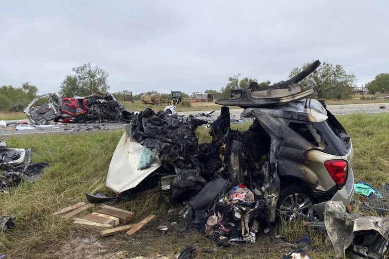 Texas |  Eight dead, including migrants, in chase with smuggler