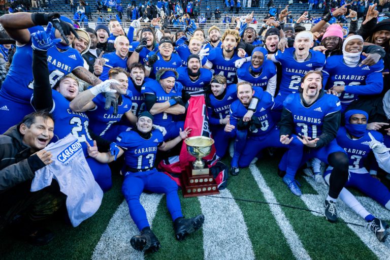 The Carabins qualify for the Vanier Cup