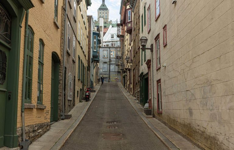 The orphan streets of Quebec soon to be adopted by the population that borders them?