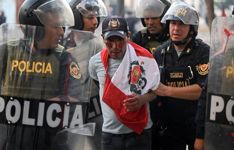 The president of Peru targeted by a complaint for alleged homicide of demonstrators