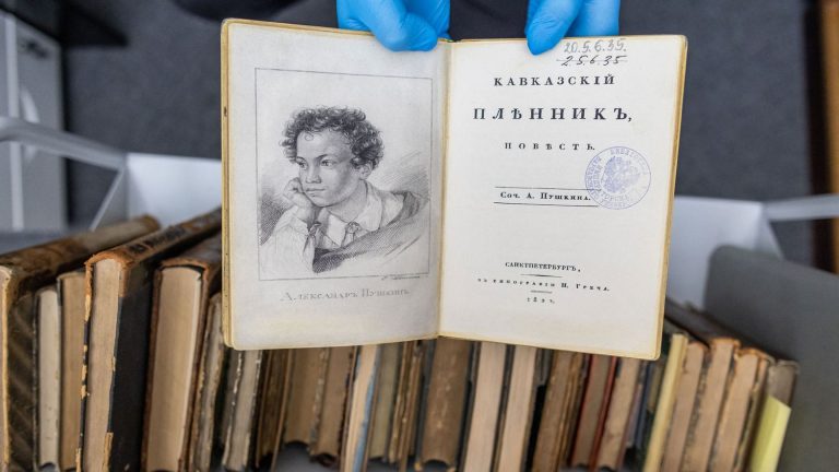 Three people arrested and indicted after the theft of Pushkin manuscripts from the Inalco library in Paris