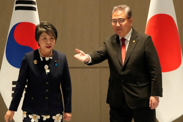 Tripartite meeting between Japan, China and South Korea