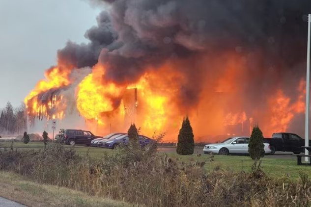 Trois-Rivières |  Major fire devastates electrical terminal factory