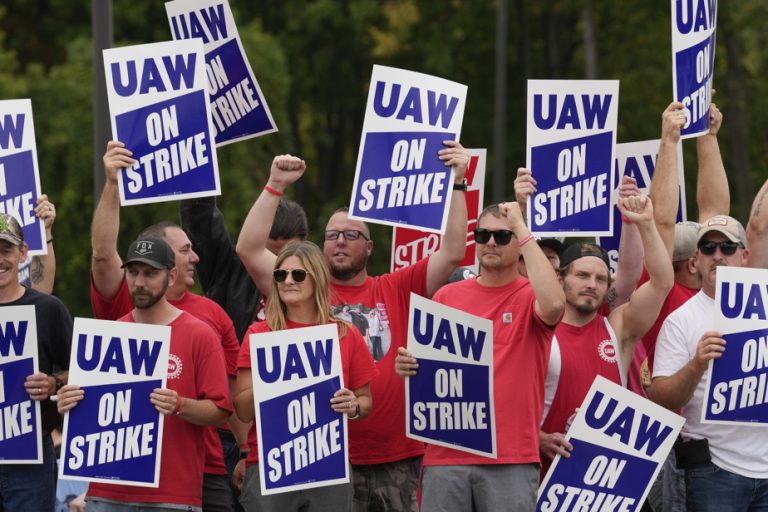 United States |  Auto strike weighs on industrial production in October