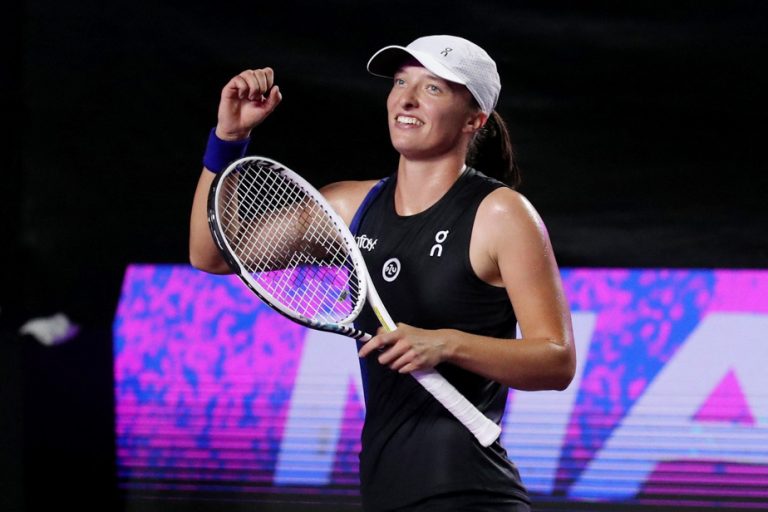 WTA Finals |  Swiatek dominates Sabalenka, one step away from becoming world number one again