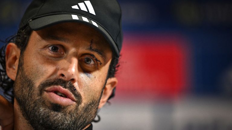 “We must not wait for something even more serious to make important decisions,” scolds Lyon coach Fabio Grosso