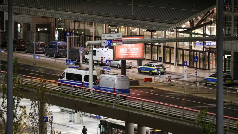 air traffic at Hamburg airport still blocked by hostage situation