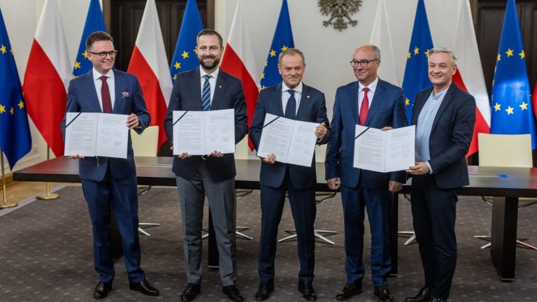 pro-European opposition signs coalition agreement and says it is “ready to govern”