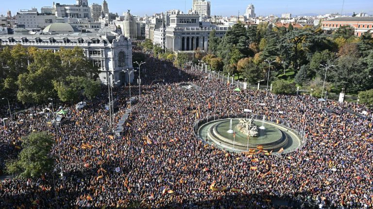 tens of thousands of people demonstrate in Madrid against the amnesty law for Catalan separatists