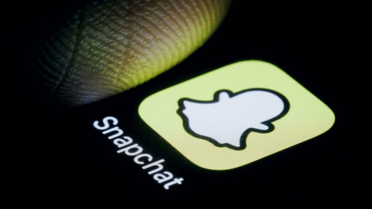 the European Union opens an investigation targeting Facebook and Snapchat