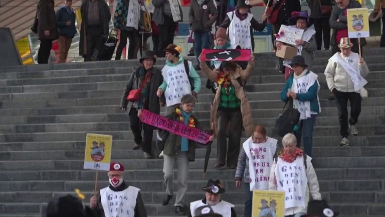 the Gang of Angry Old People organizes joyful demonstrations