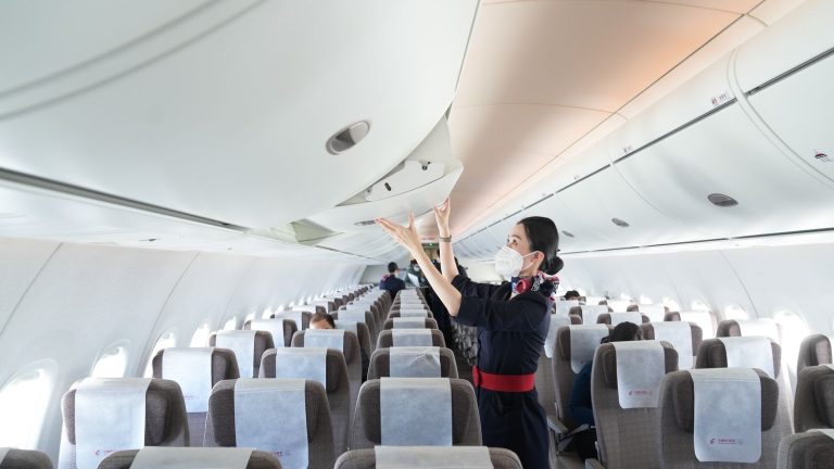 the cancer of a Korean flight attendant has just been recognized as a “work accident” and could set a precedent