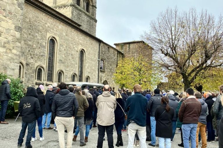 the funeral of Thomas, killed in Crépol