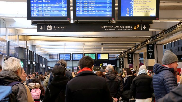 train traffic is disrupted in several regions, or even “completely interrupted”