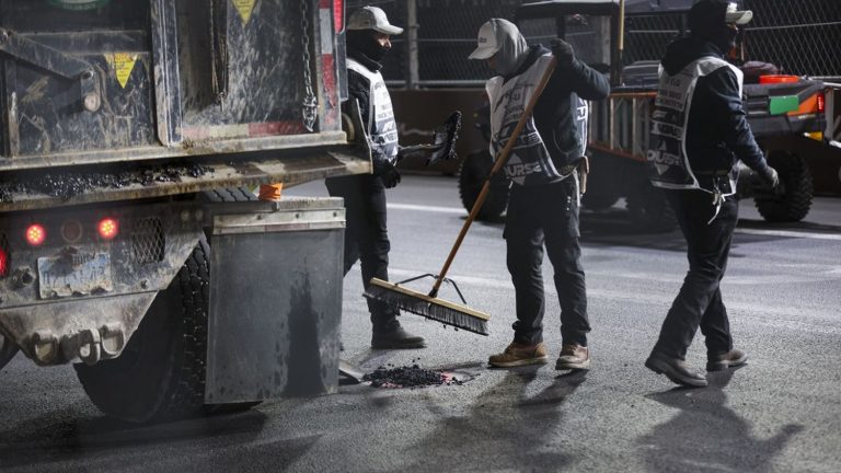 unsealing of a manhole, testing without an audience at 2:30 a.m., “uninteresting” track… Nothing is going well at the Las Vegas Grand Prix