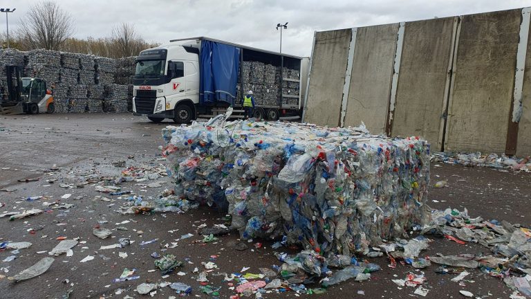 visit to a recycling plant in Côte-d’Or