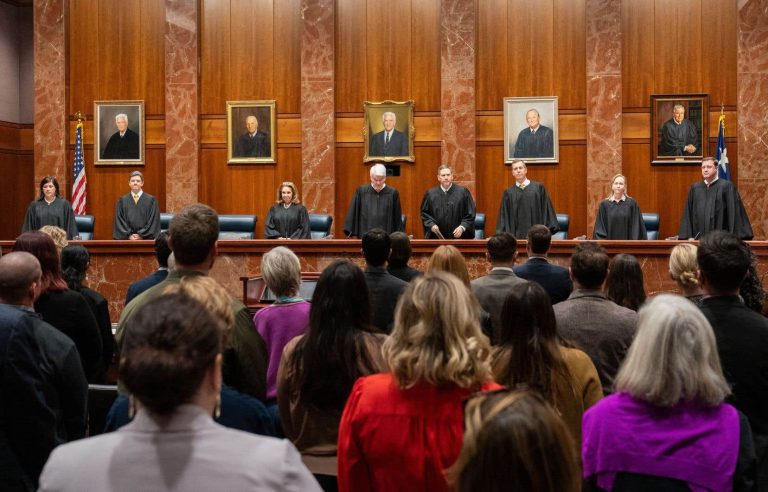 Texas Supreme Court seized after court decision authorizing abortion