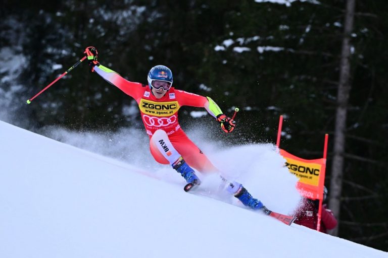 Alta Badia giant slalom |  Swiss Marco Odermatt dominates the first round