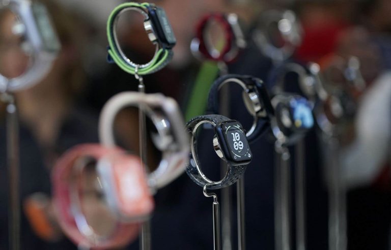 Apple suspends sales of models of its watch in the United States due to patent concerns