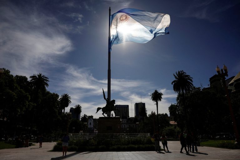 Argentina |  Thirteen dead after club roof collapses during storm