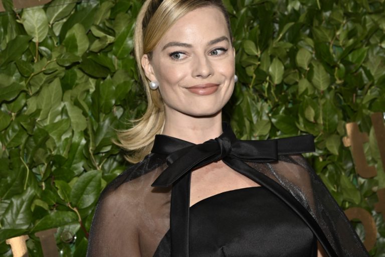 Barbie |  An Oppenheimer producer asked Margot Robbie to change the release date