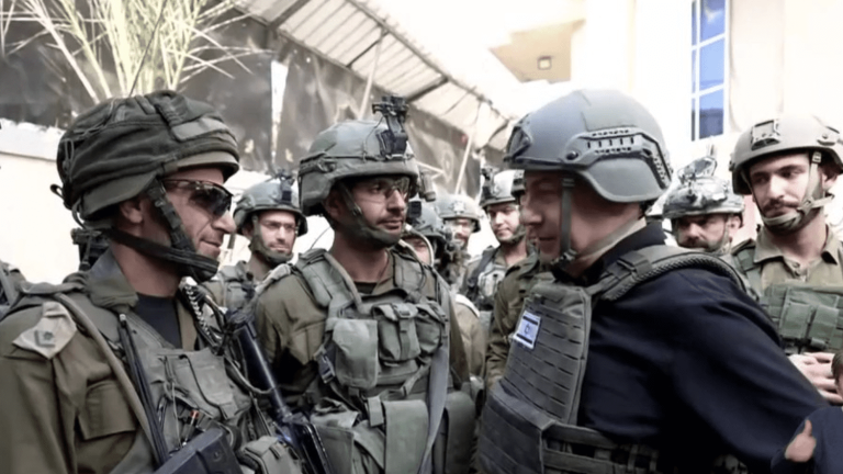 Benjamin Netanyahu visits Israeli troops