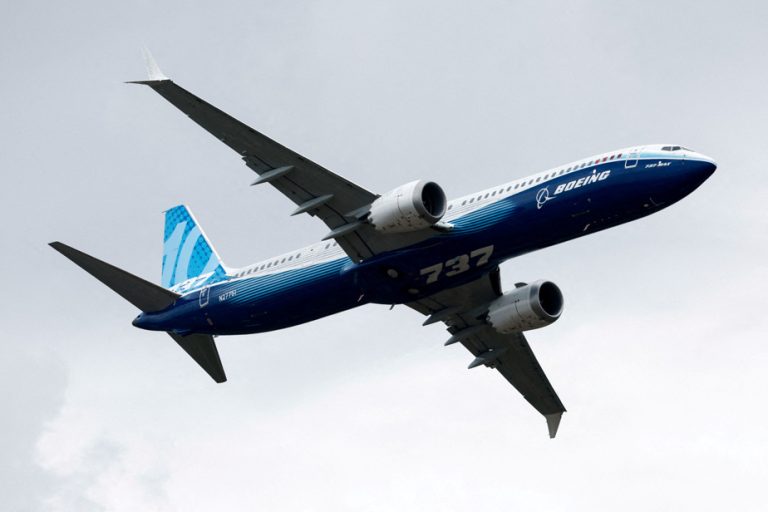 Boeing warns of risk of “loose bolt” on 737 MAX