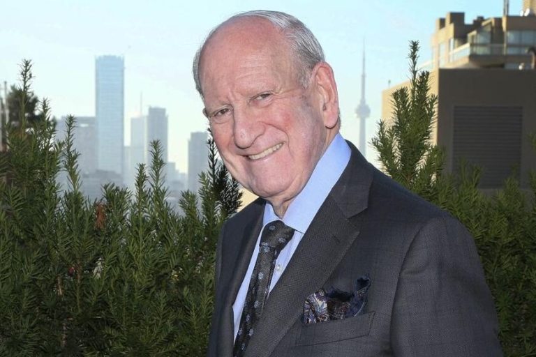 Canadian entrepreneur Harry Rosen dies