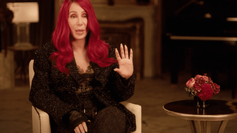 Cher, the undeniable icon, talks about her new album dedicated to Christmas