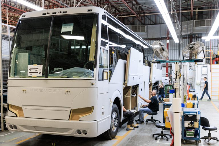 Coaches |  New York signs “historic” contract with Prevost