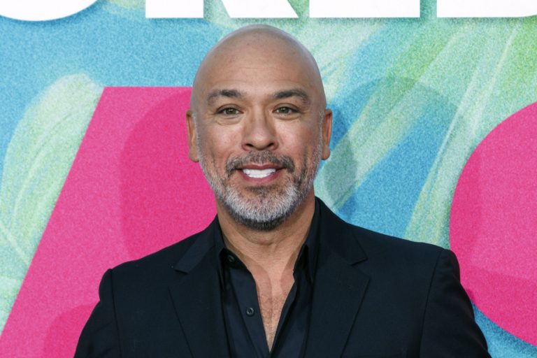 Comedian Jo Koy to host the Golden Globes