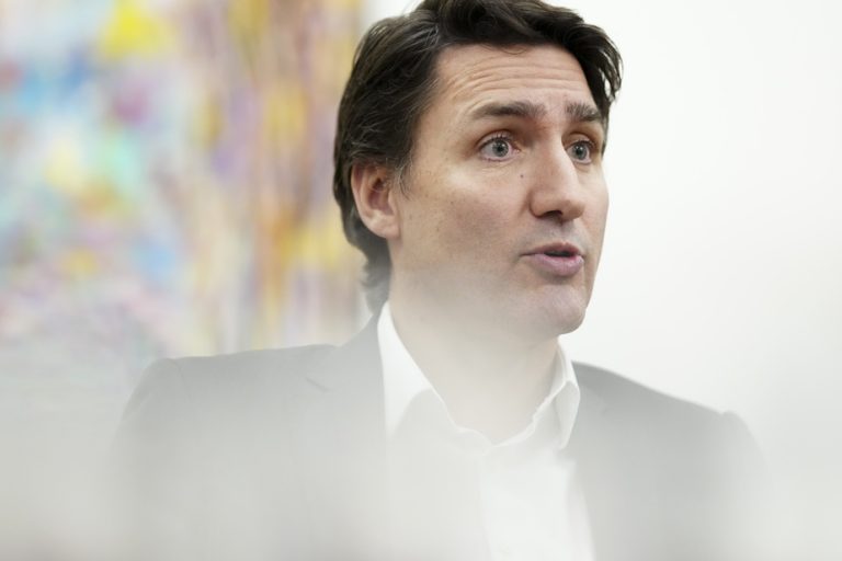 Conservatives make carbon price a “scapegoat,” says Trudeau