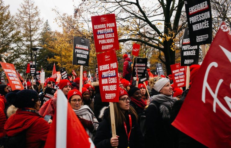 Donation collections are organized for teachers on strike with the FAE