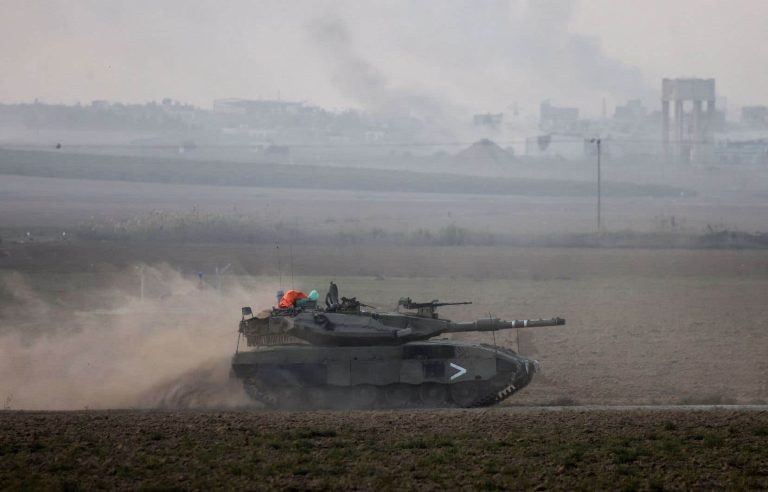 Dozens of Israeli tanks enter the southern Gaza Strip