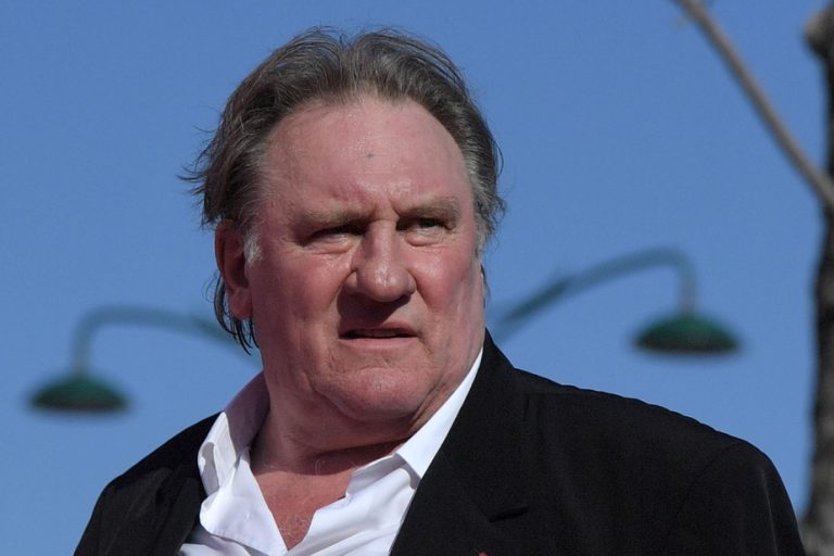 Emmanuel Macron denounces “a manhunt” against Gérard Depardieu